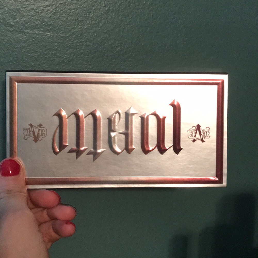 Kat Von D Metal Matte Mini eye shadow palette